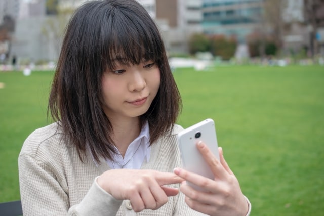 高校生でもアンケートモニターで稼げる？